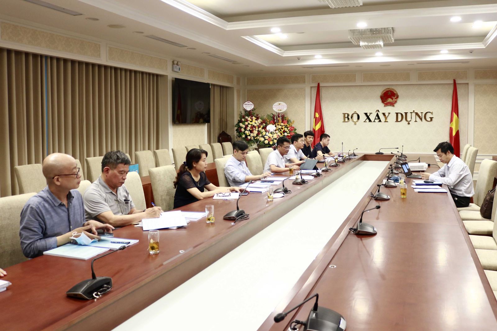 Nghiệm thu đề tài “Nghiên cứu xây dựng hệ ván khuôn leo trong thi công các công trình cao tầng tại Việt Nam” 